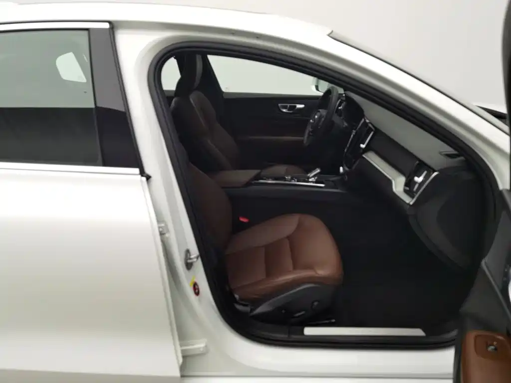 Volvo S60 — миниатюра 23
