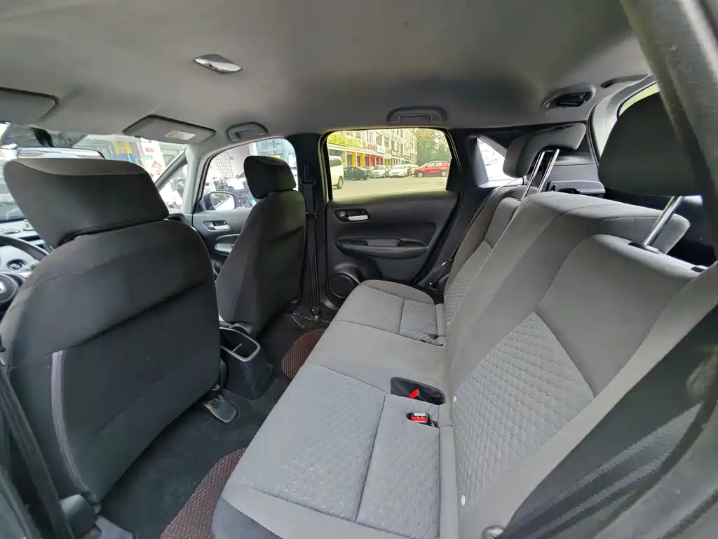 Honda Fit — миниатюра 6