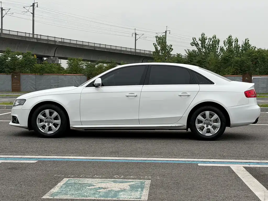 Audi A4L — миниатюра 5