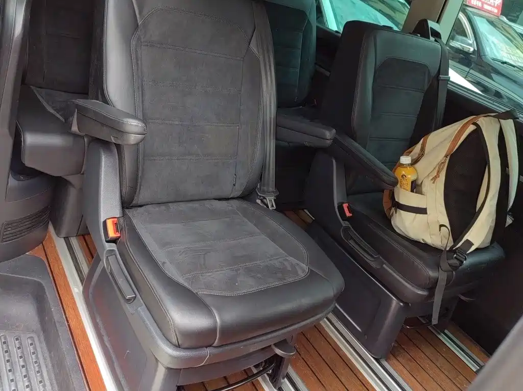 Volkswagen Multivan — миниатюра 5