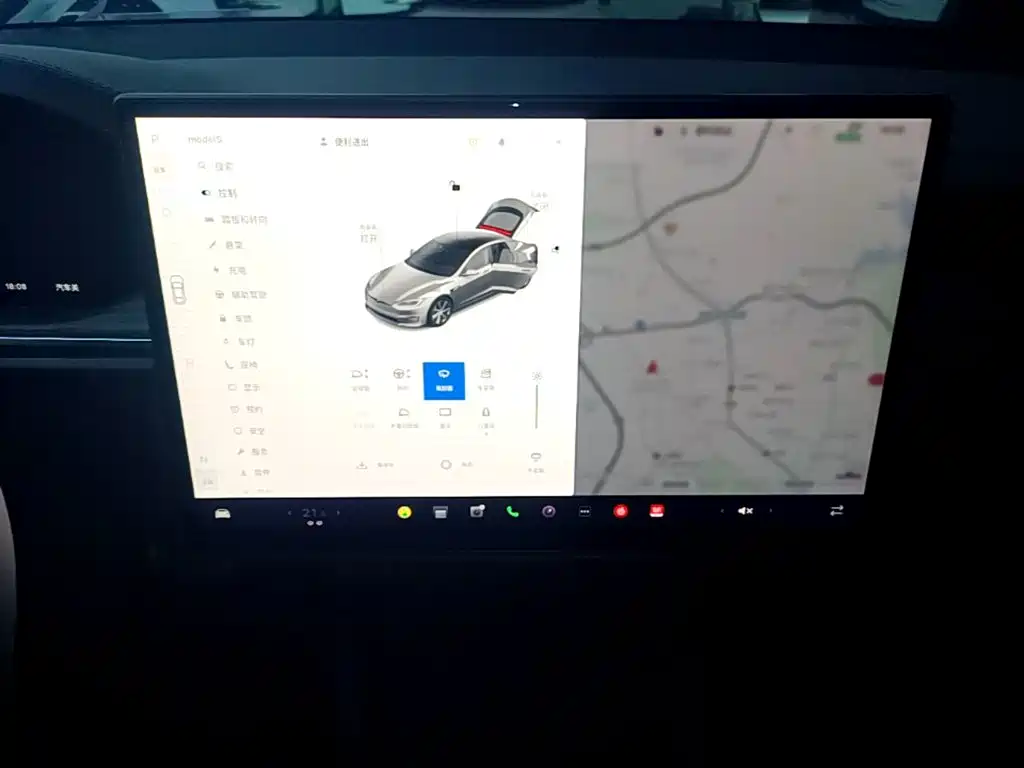 Tesla Model S — миниатюра 9
