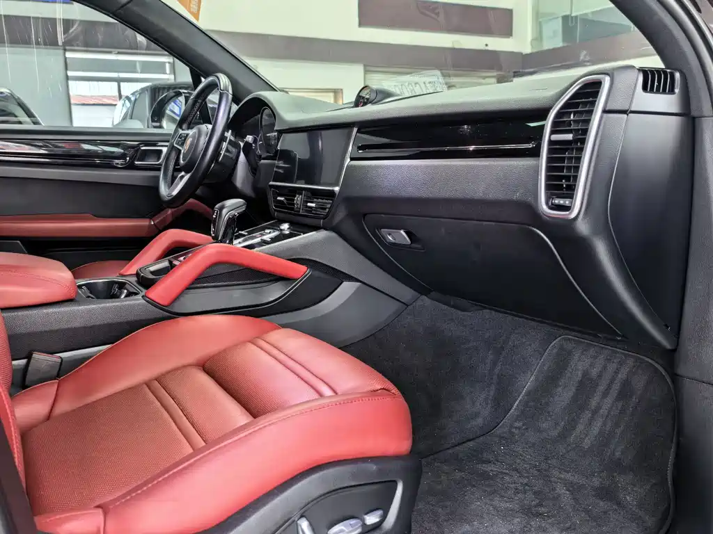 Porsche Cayenne — миниатюра 6