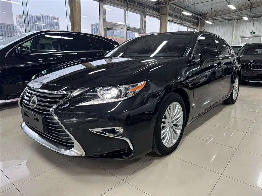 Lexus ES 2016