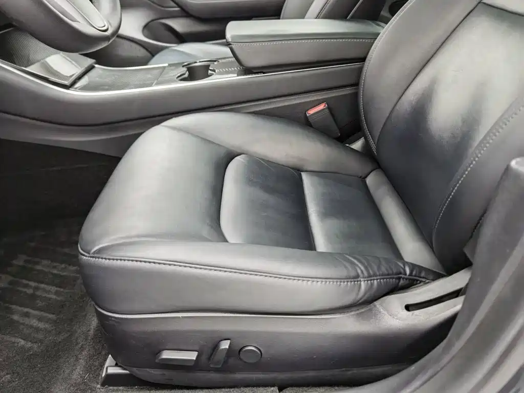 Tesla Model 3 — миниатюра 20