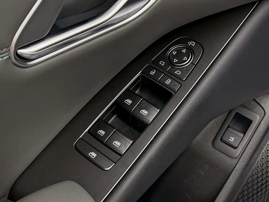 BYD Qin L — миниатюра 10