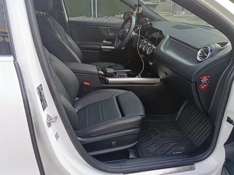 Mercedes-Benz GLA — миниатюра 8