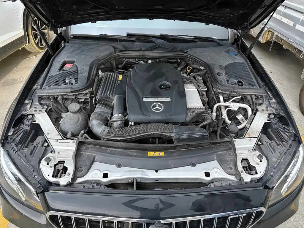 Mercedes-Benz E-Class — миниатюра 4
