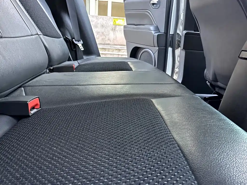 Jeep Compass (Import) — миниатюра 22
