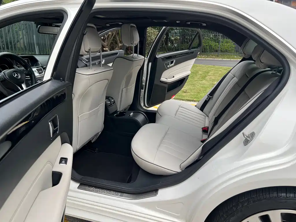 Mercedes-Benz E-Class — миниатюра 11