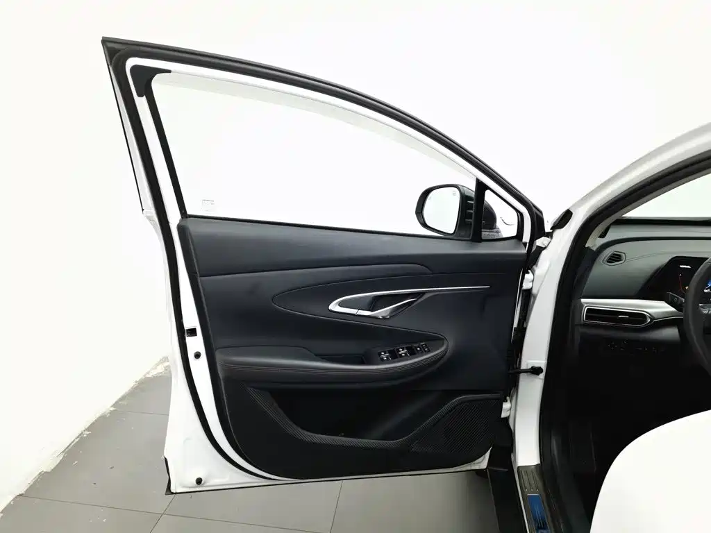 Changan UNI-T — миниатюра 8