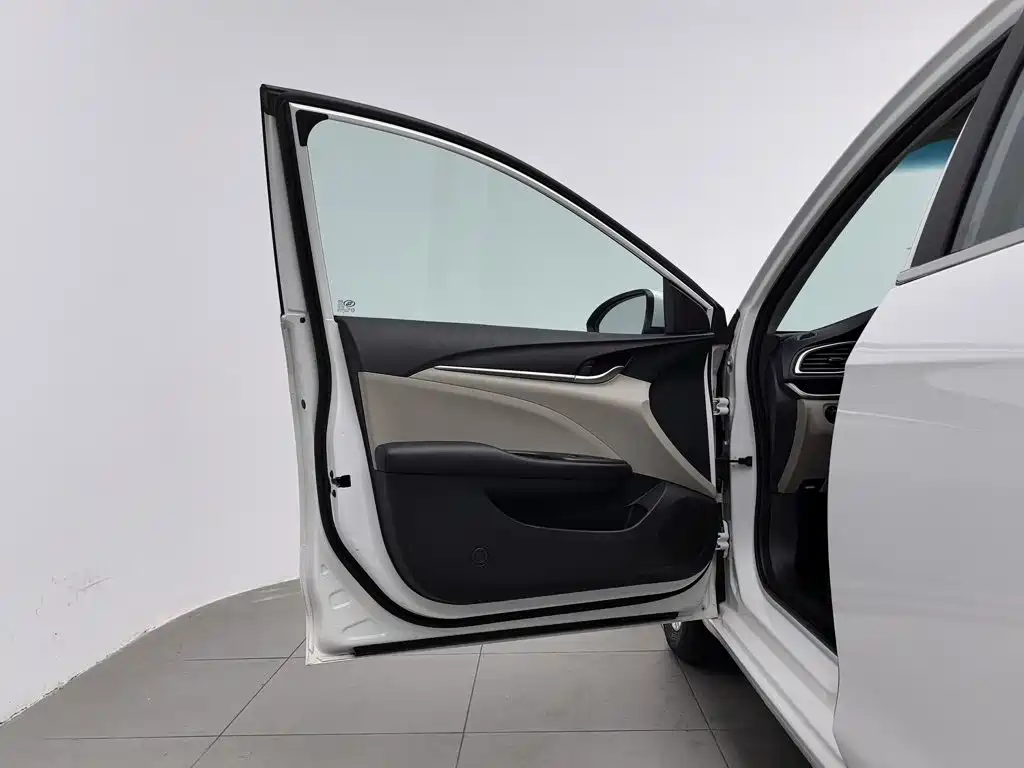 Buick Excelle — миниатюра 8