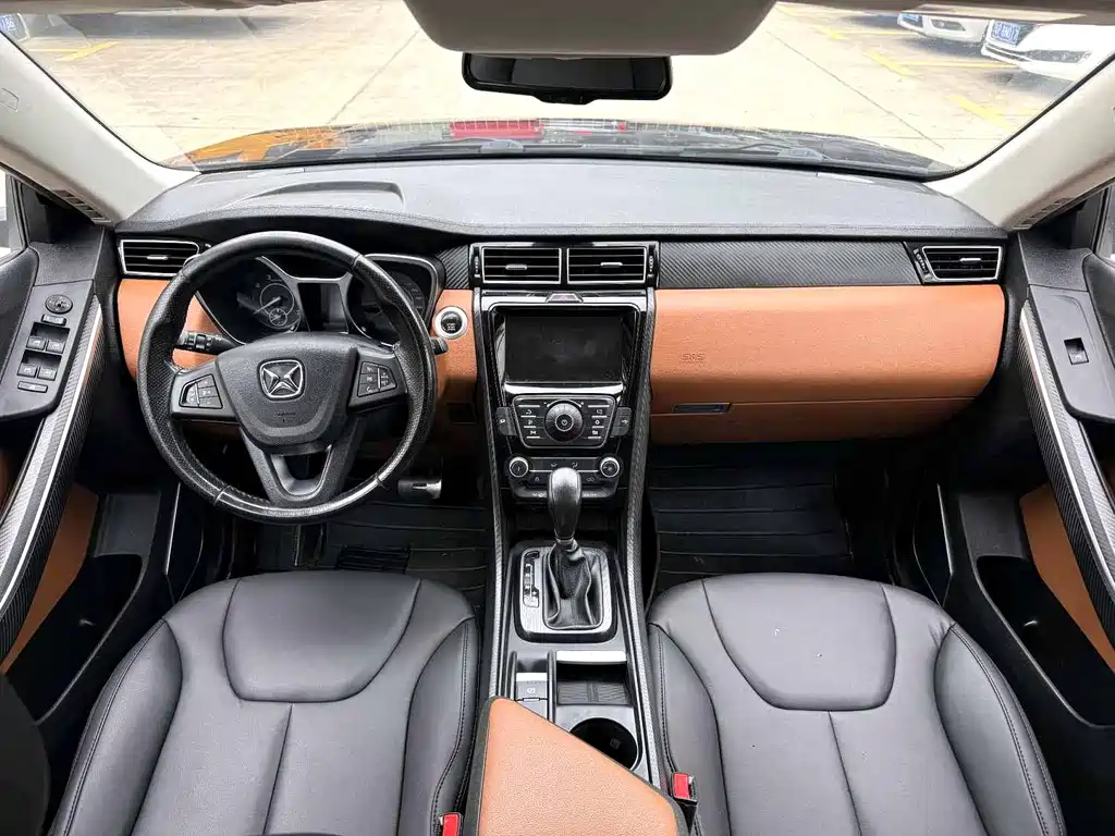 JMC S330 2016 1.5L GTDi AT Luxury