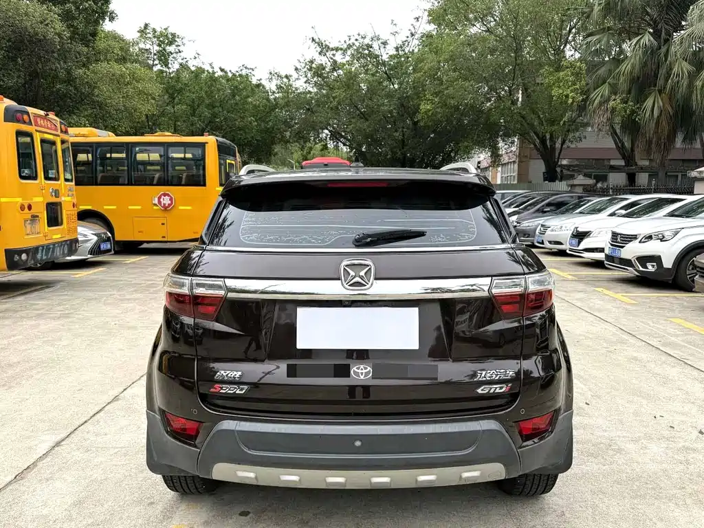 JMC S330 2016 1.5L GTDi AT Luxury