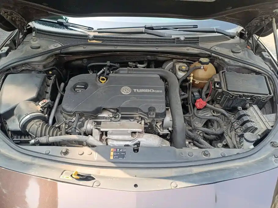 Buick LaCrosse — миниатюра 10