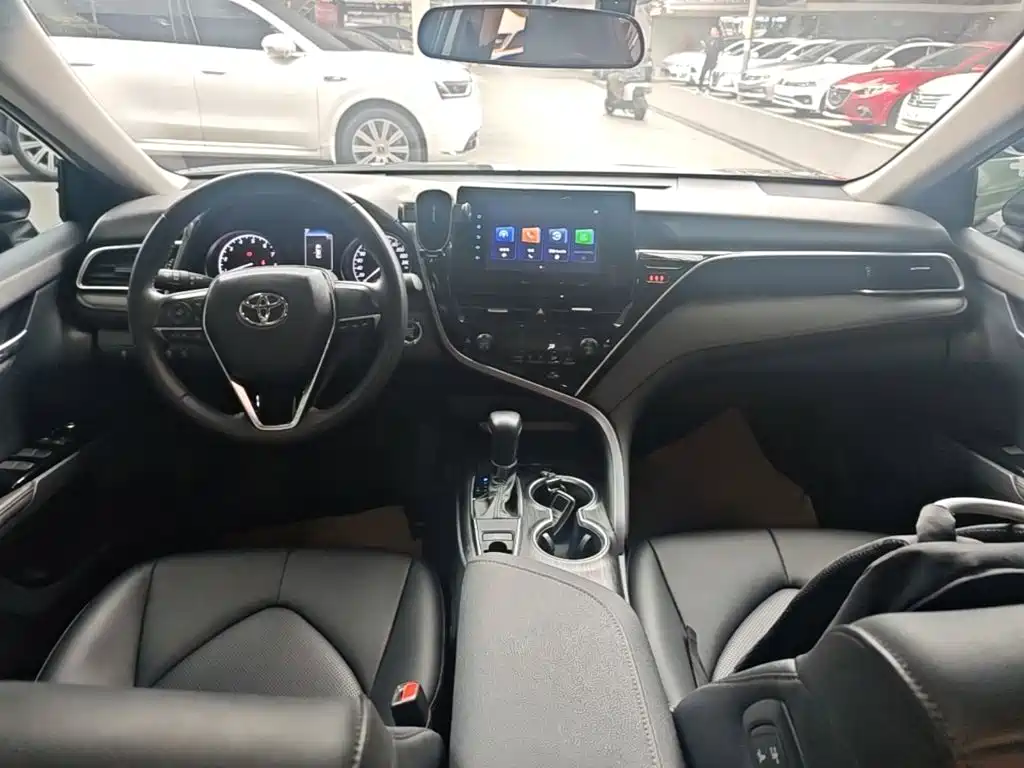 Toyota Camry — миниатюра 10