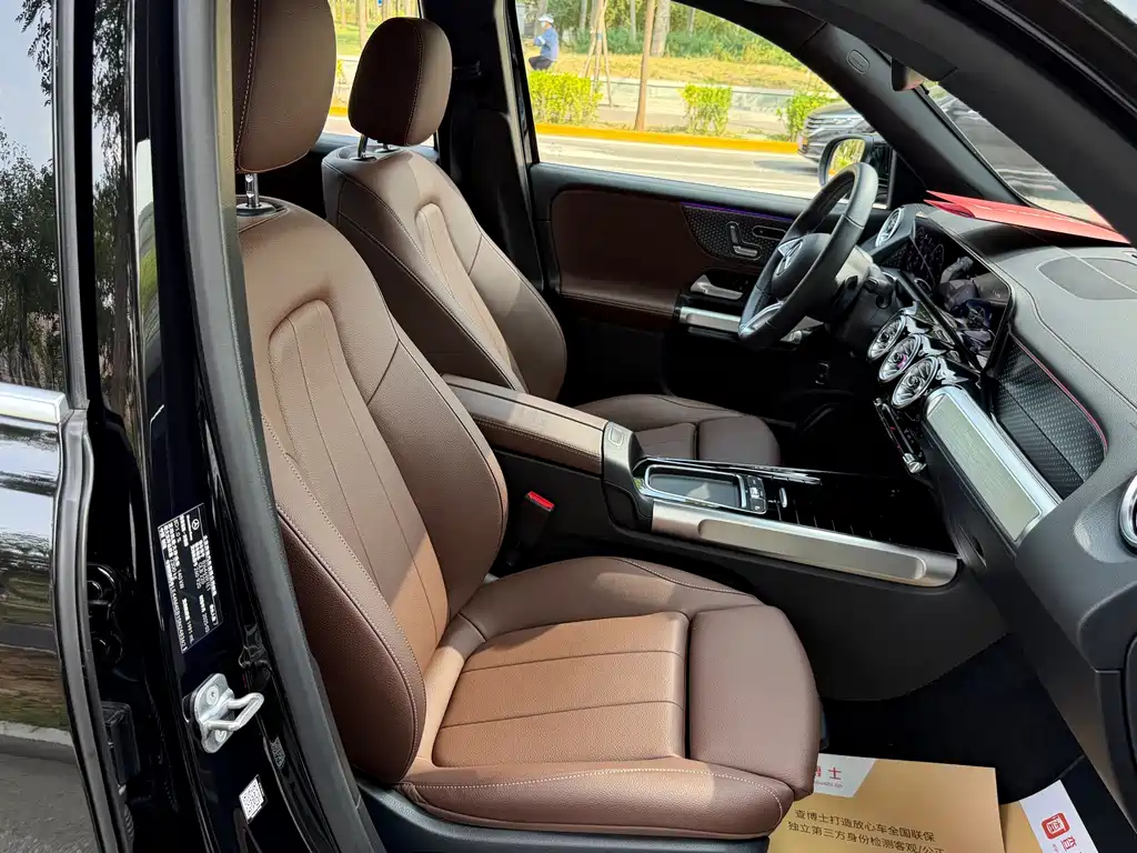Mercedes-Benz GLB — миниатюра 17