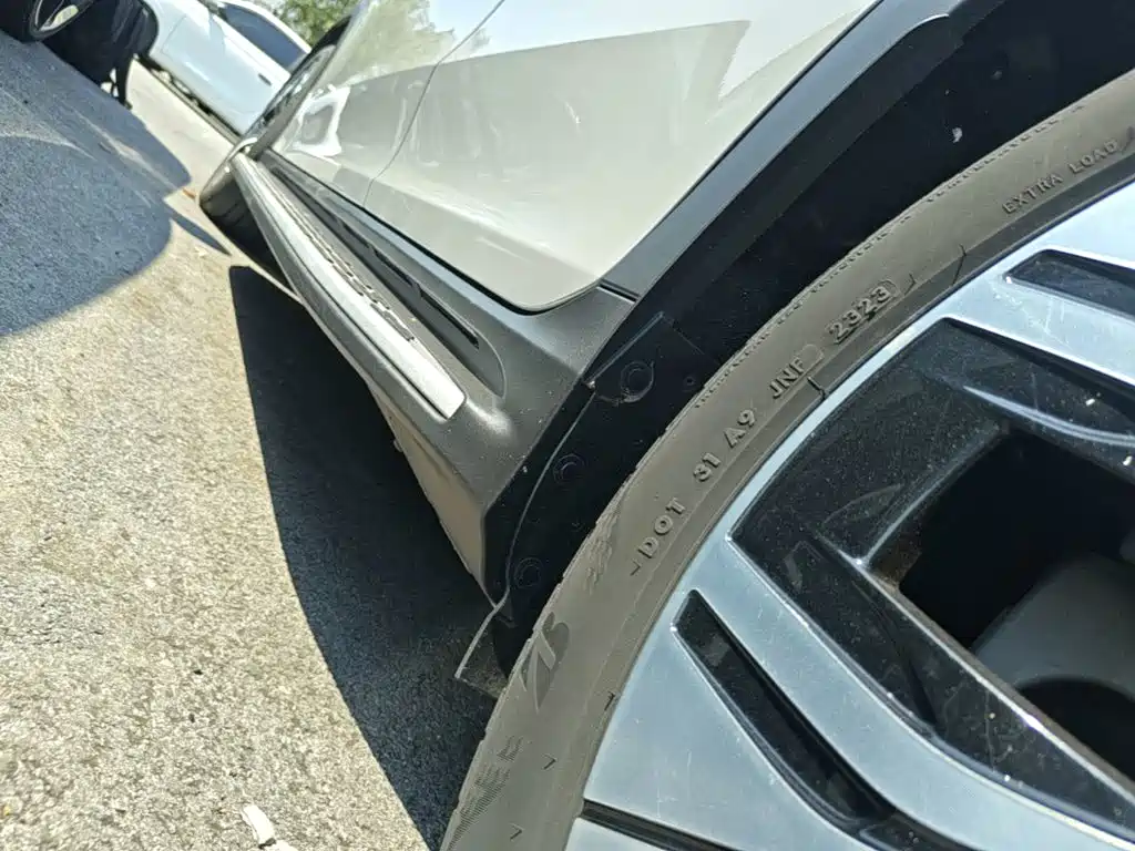 Mercedes-Benz EQE SUV — миниатюра 22