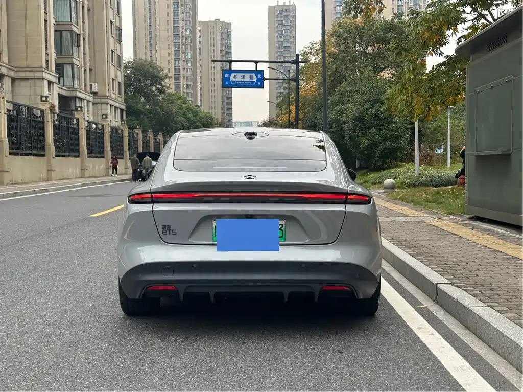 NIO NIO ET5