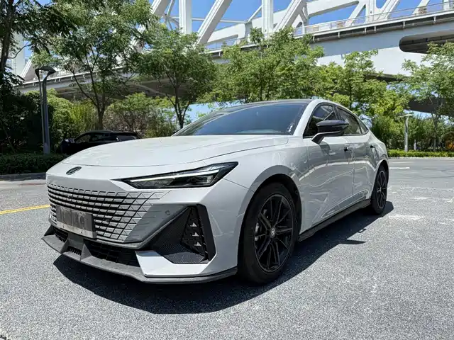 CHANGAN  UNI V 2023