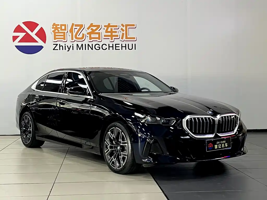 BMW 5 Series — миниатюра 4