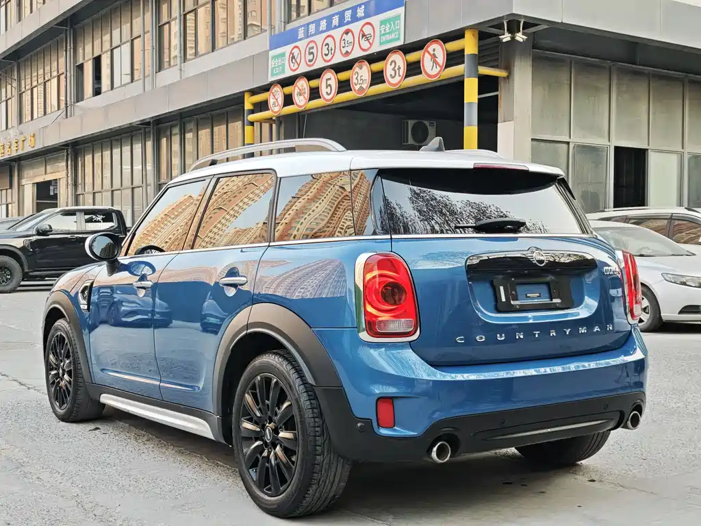 MINI COUNTRYMAN