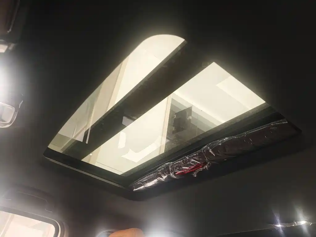 212 212 T01 — миниатюра 9