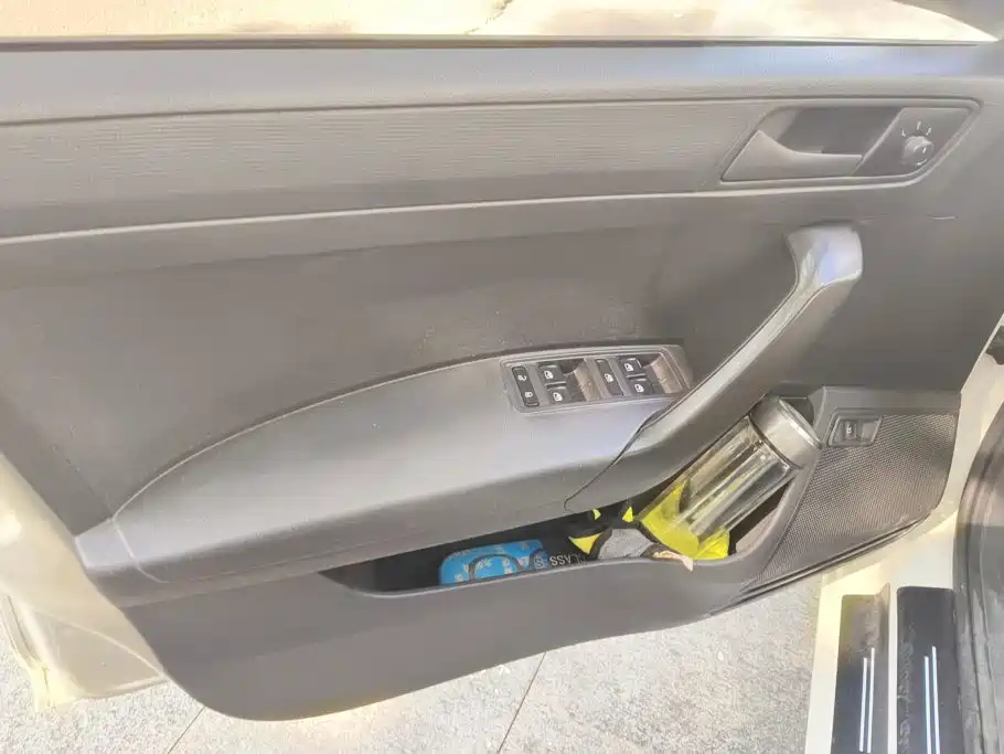 Volkswagen Santana — миниатюра 7
