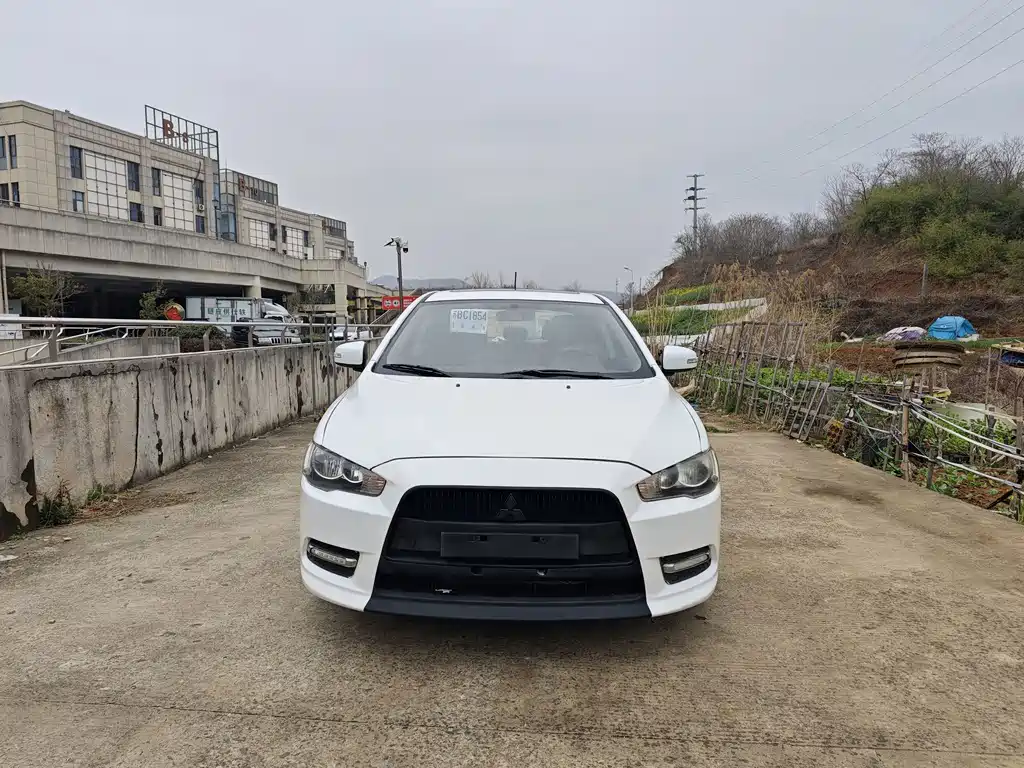 Mitsubishi Lancer EX — миниатюра 2