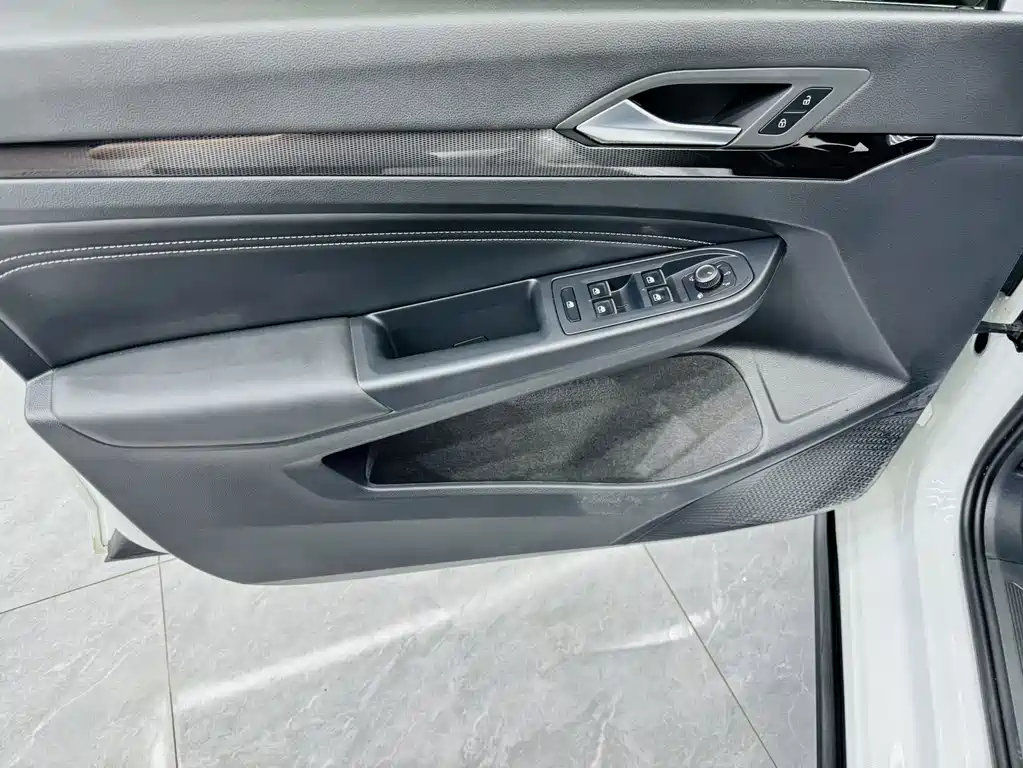 Volkswagen Golf — миниатюра 8