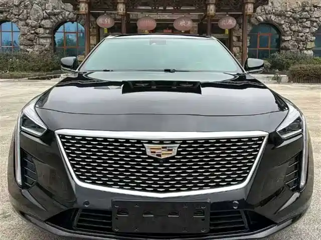 CADILLAC CT6