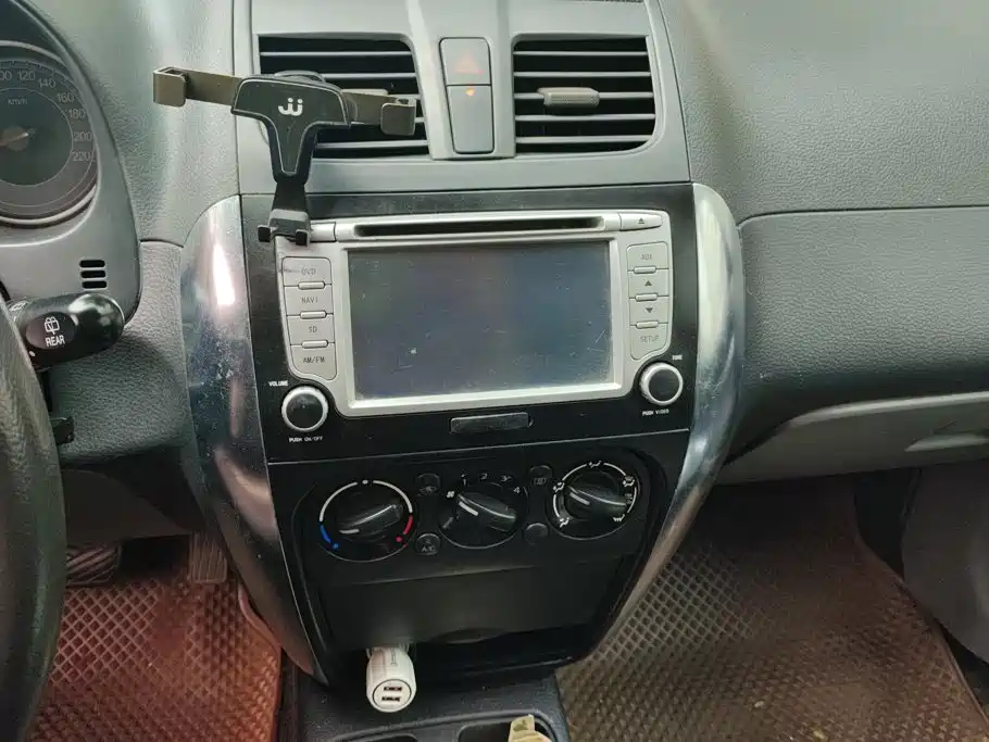 Suzuki SX4 — миниатюра 13