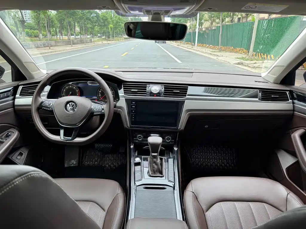 Volkswagen Phideon — миниатюра 5