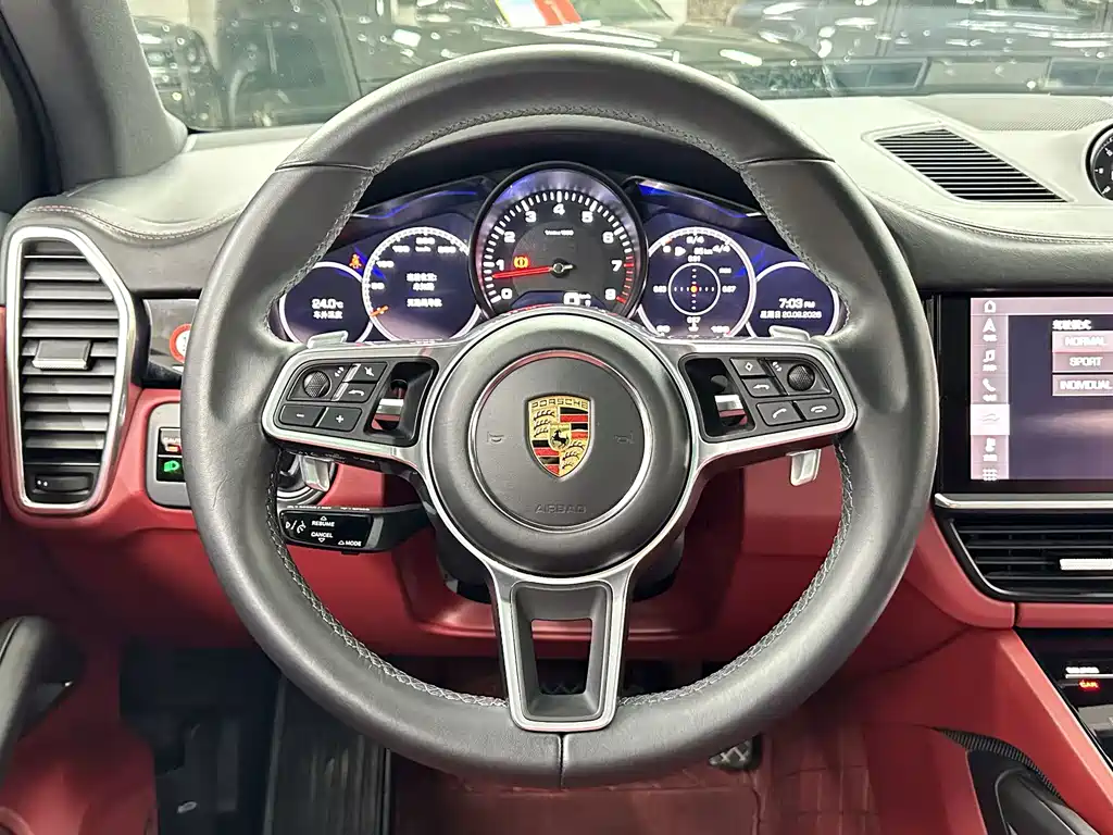 Porsche Cayenne — миниатюра 20