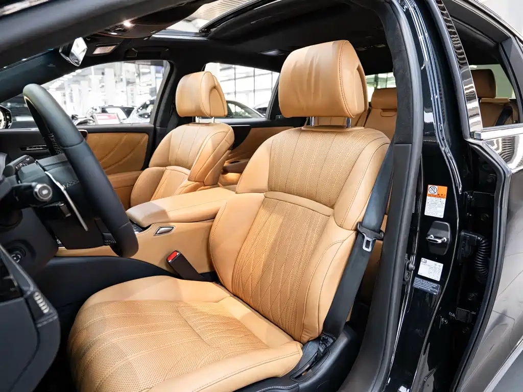 Lexus LS — миниатюра 11