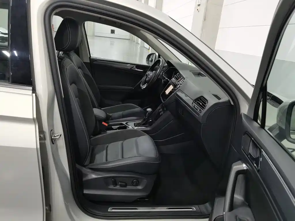 Volkswagen Tiguan L — миниатюра 23