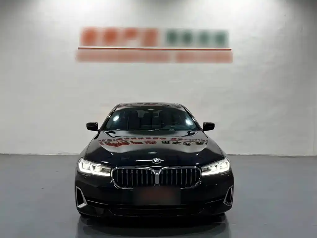 BMW 5 Series — миниатюра 7