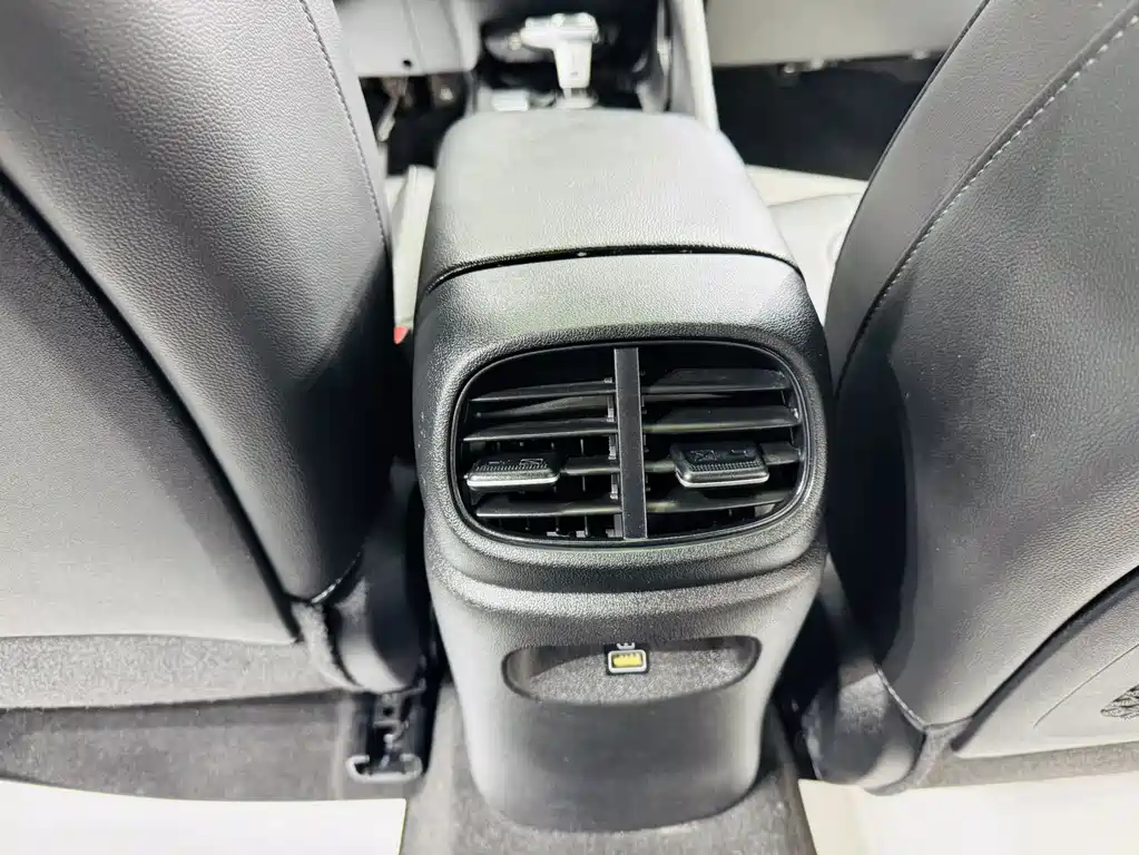 Hyundai Elantra — миниатюра 13