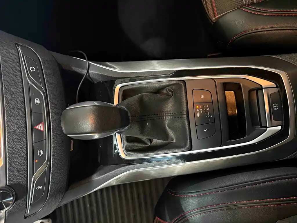 Peugeot 408 — миниатюра 10