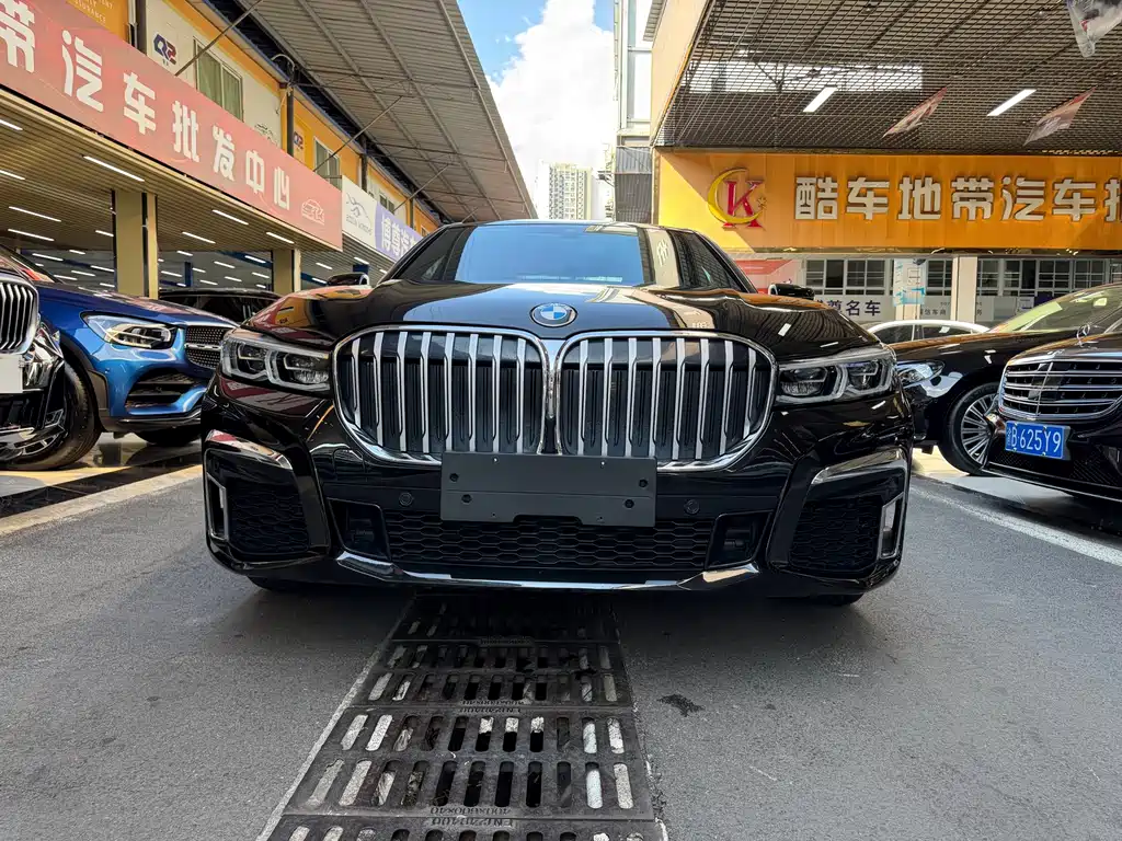BMW 7 Series — миниатюра 3