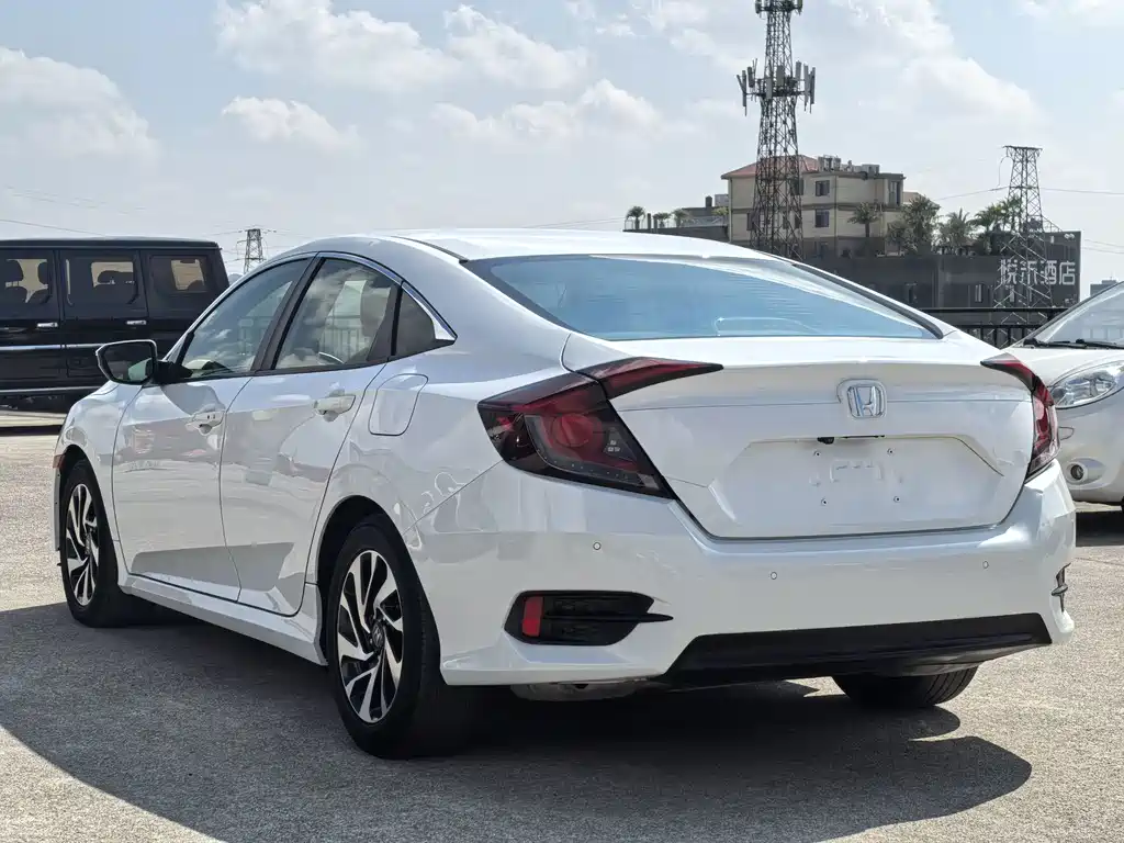 Honda Civic — миниатюра 6