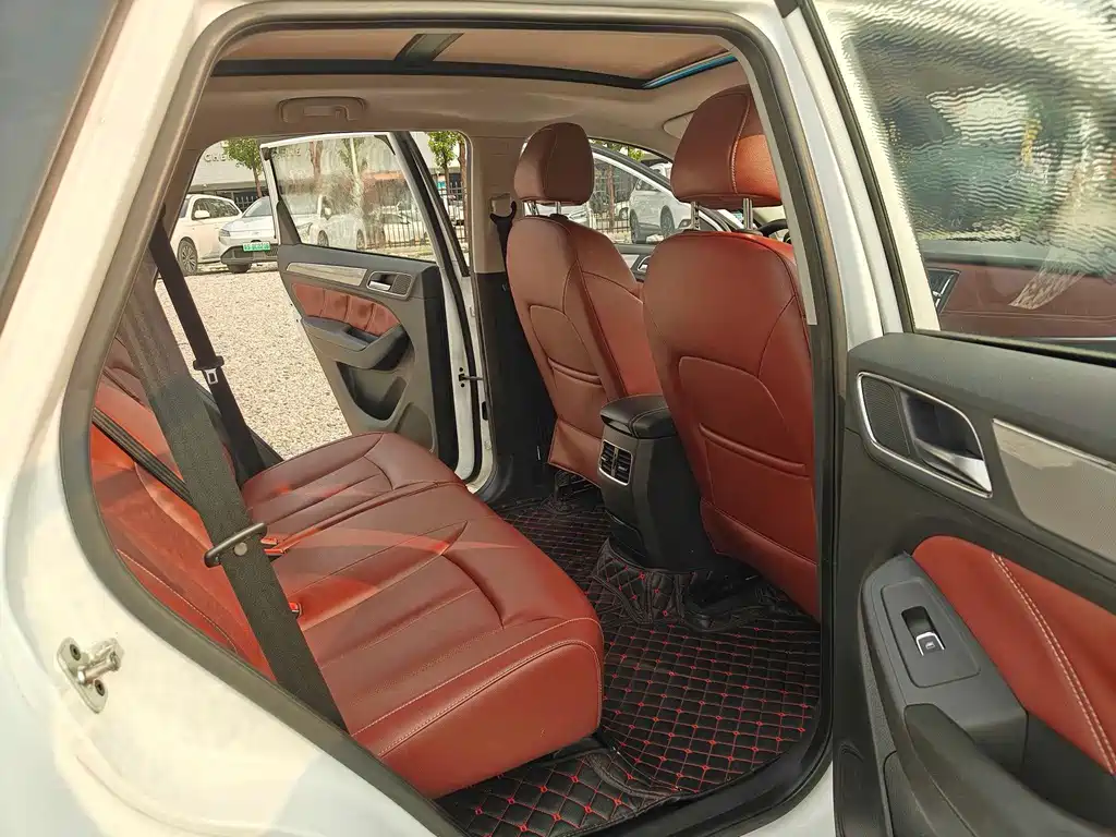 Roewe RX5 — миниатюра 9