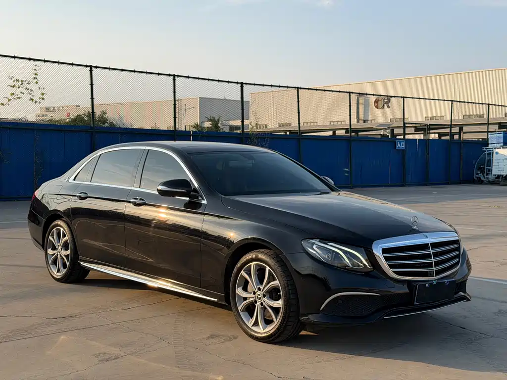 Mercedes-Benz E-Class — миниатюра 3