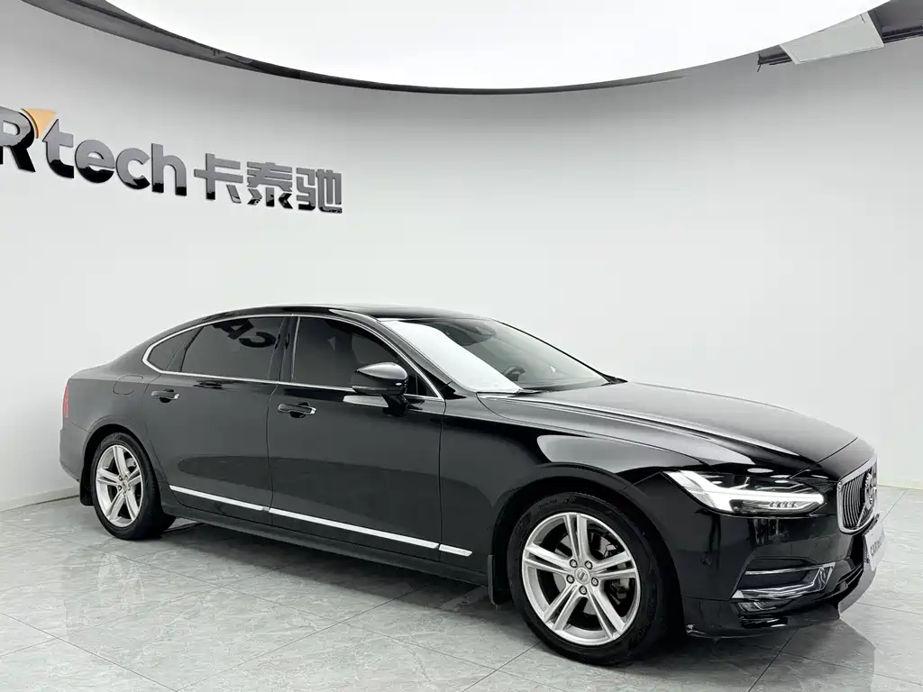 VOLVO  S90
