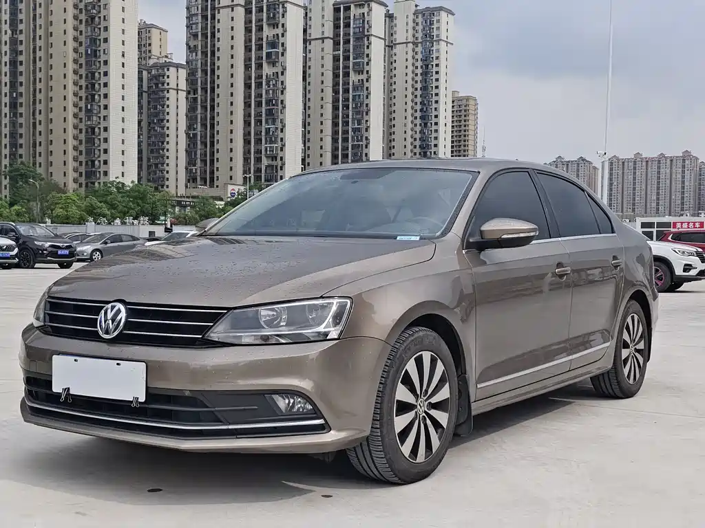 Volkswagen Sagitar 2016