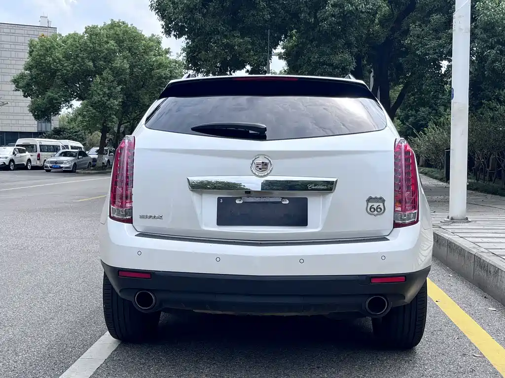 Cadillac SRX — миниатюра 8