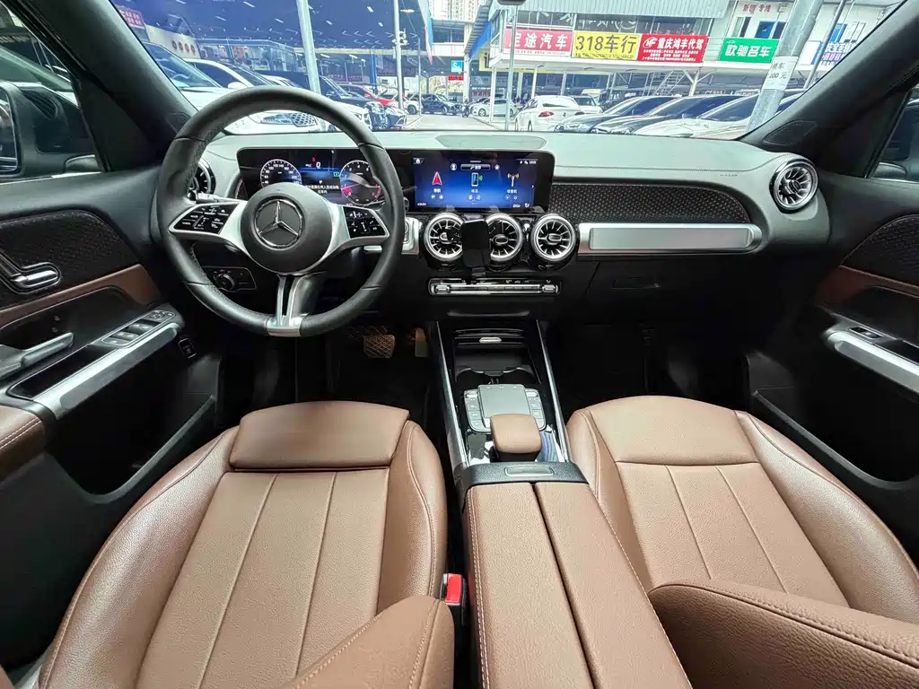 Mercedes-Benz GLB — миниатюра 21