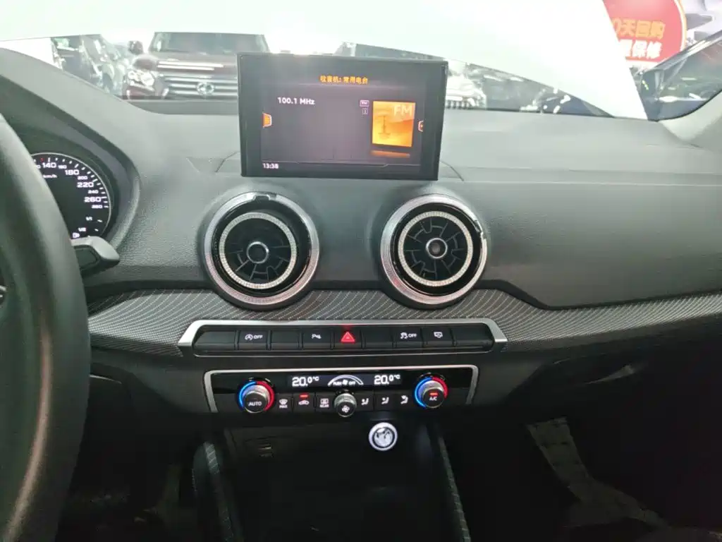 Audi Q2L — миниатюра 13