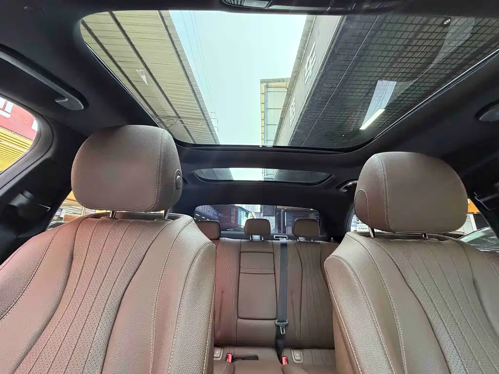 Mercedes-Benz E-Class (Import) — миниатюра 22
