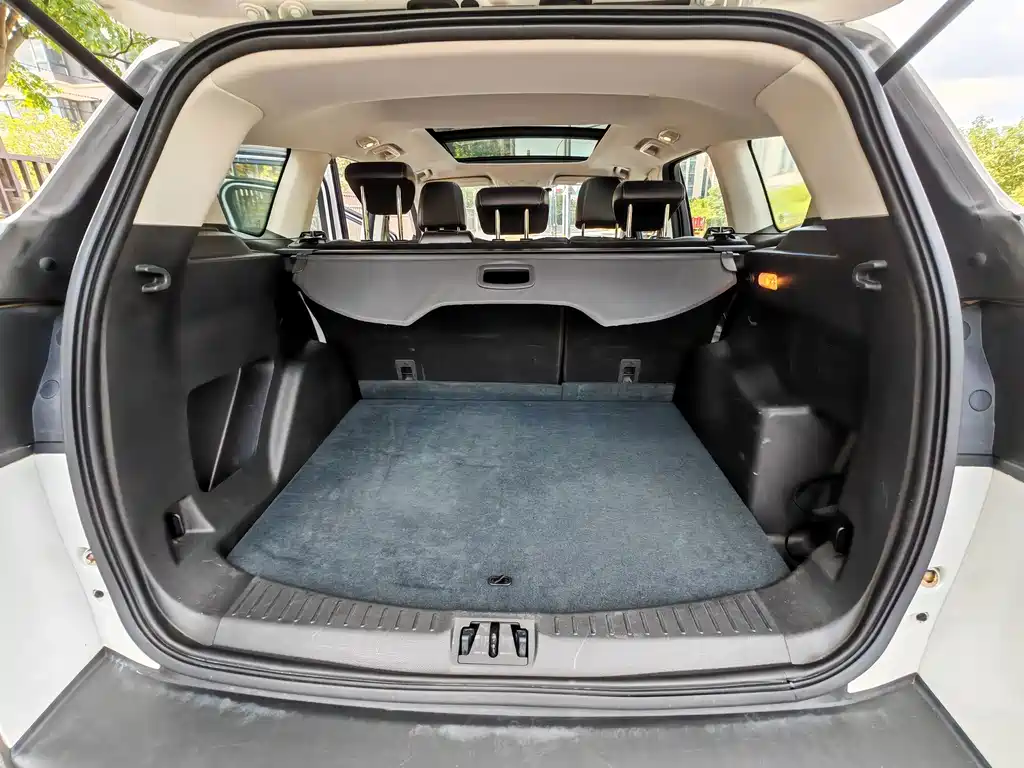 Ford Kuga — миниатюра 15