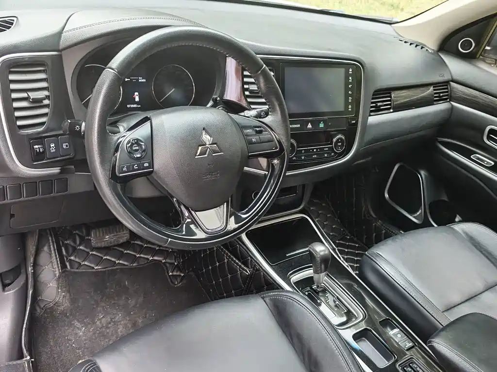 Mitsubishi Outlander — миниатюра 5